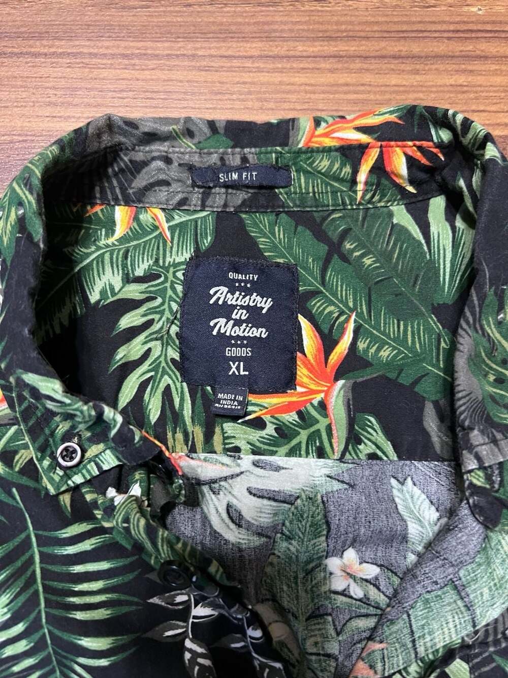 Artistry in Motion Men's Slim Fit Tropical Floral Print Short Sleeve Button Down